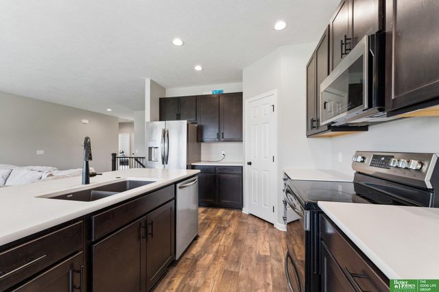 9806 Osprey Lane, Papillion, NE 68046