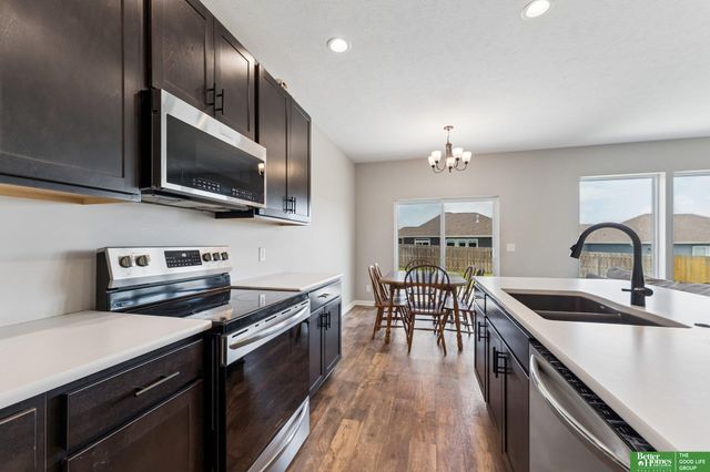 9806 Osprey Lane, Papillion, NE 68046
