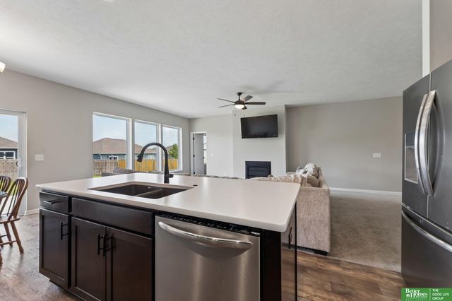 9806 Osprey Lane, Papillion, NE 68046