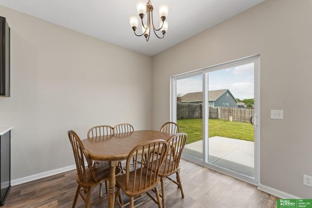 9806 Osprey Lane, Papillion, NE 68046