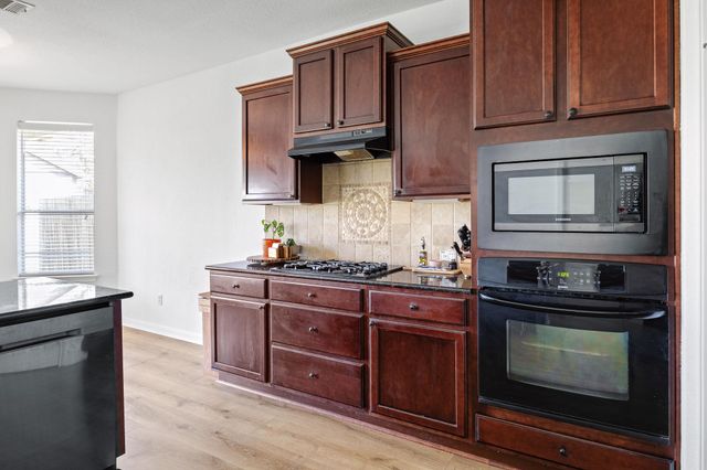 2246 Garlic Creek DR, Buda, TX 78610