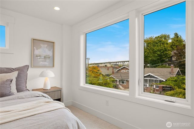2903 3rd Avenue N, Seattle, WA 98109