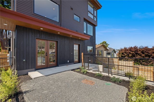 2903 3rd Avenue N, Seattle, WA 98109