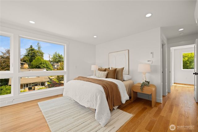 2903 3rd Avenue N, Seattle, WA 98109