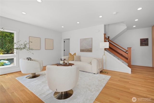 2903 3rd Avenue N, Seattle, WA 98109