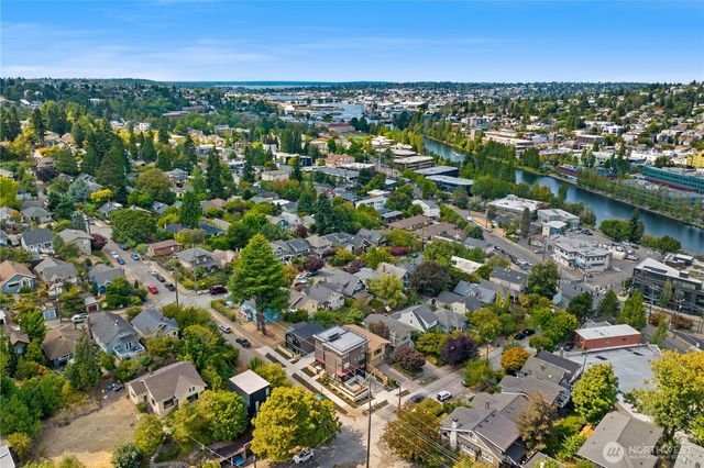 2903 3rd Avenue N, Seattle, WA 98109