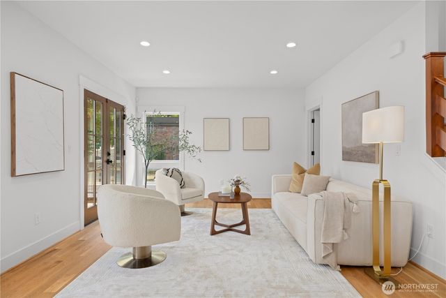 2903 3rd Avenue N, Seattle, WA 98109