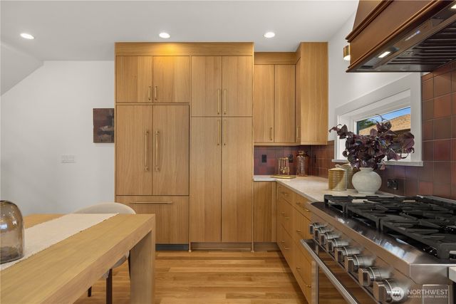 2903 3rd Avenue N, Seattle, WA 98109
