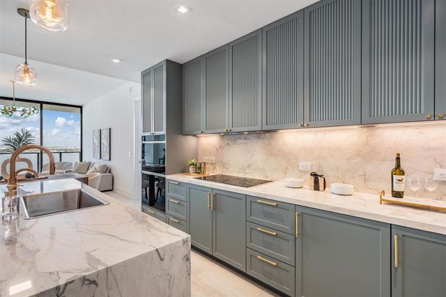 3015 S YSABELLA AVENUE 2003, Tampa, FL 33629