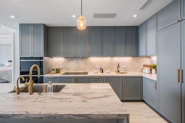 3015 S YSABELLA AVENUE 2003, Tampa, FL 33629