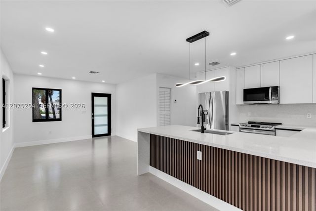 544 NW 12th St, Homestead, FL 33030