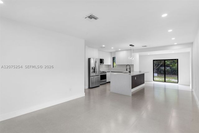 544 NW 12th St, Homestead, FL 33030