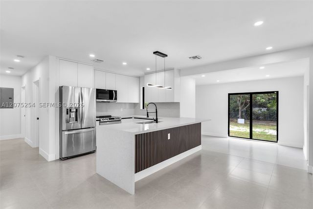 544 NW 12th St, Homestead, FL 33030