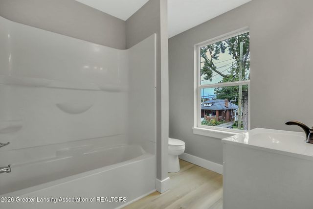 124 Allen Street, Lansing, MI 48912