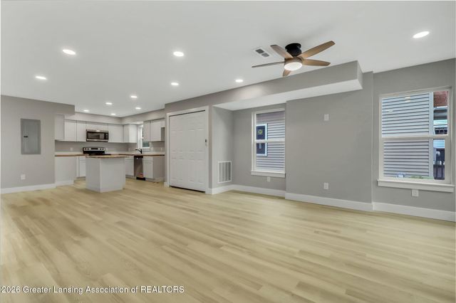 124 Allen Street, Lansing, MI 48912