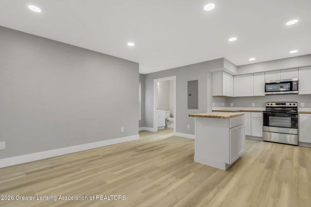 124 Allen Street, Lansing, MI 48912