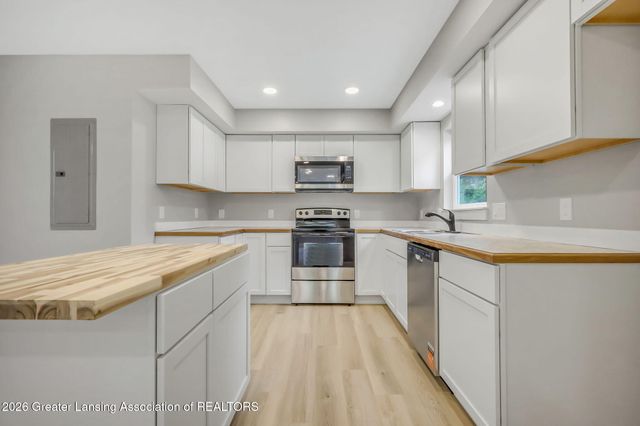 124 Allen Street, Lansing, MI 48912