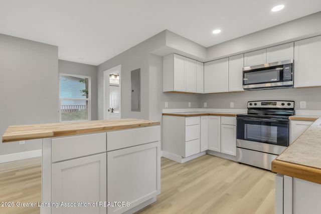 124 Allen Street, Lansing, MI 48912