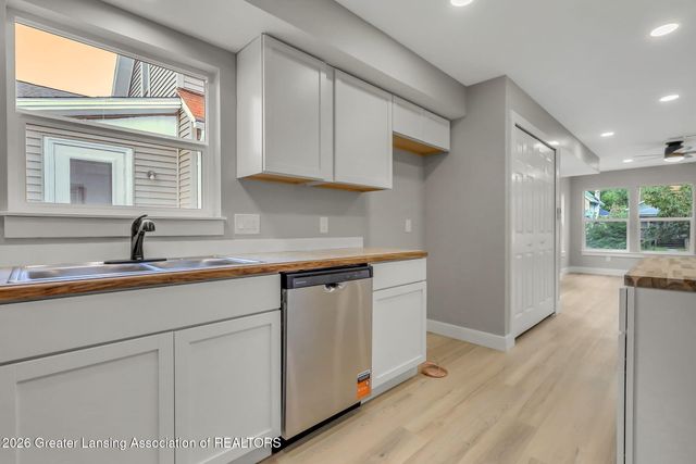 124 Allen Street, Lansing, MI 48912