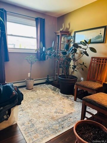 10 Schley Avenue, Lindenhurst, NY 11757