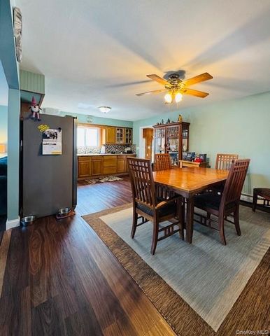 10 Schley Avenue, Lindenhurst, NY 11757