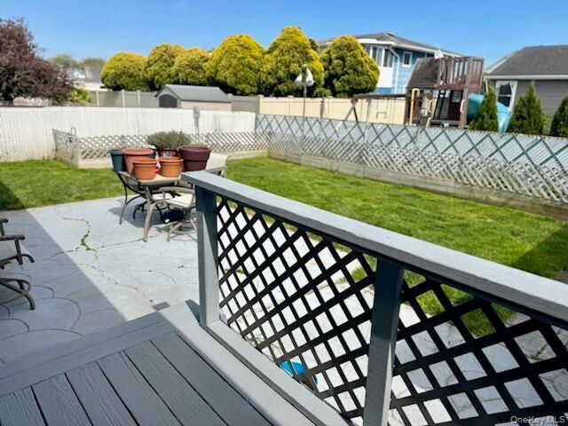 10 Schley Avenue, Lindenhurst, NY 11757