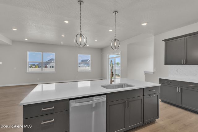 6729 N Alecat St, Coeur D'alene, ID 83815