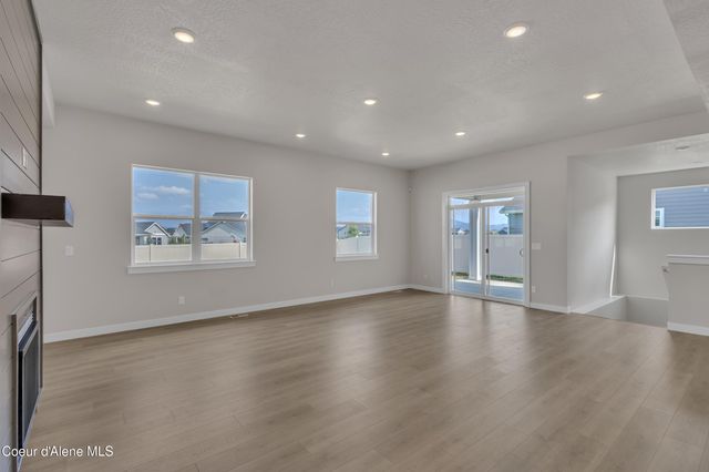 6729 N Alecat St, Coeur D'alene, ID 83815
