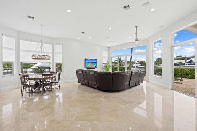 1261 NE 27th Way, Pompano Beach, FL 33062
