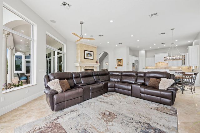 1261 NE 27th Way, Pompano Beach, FL 33062