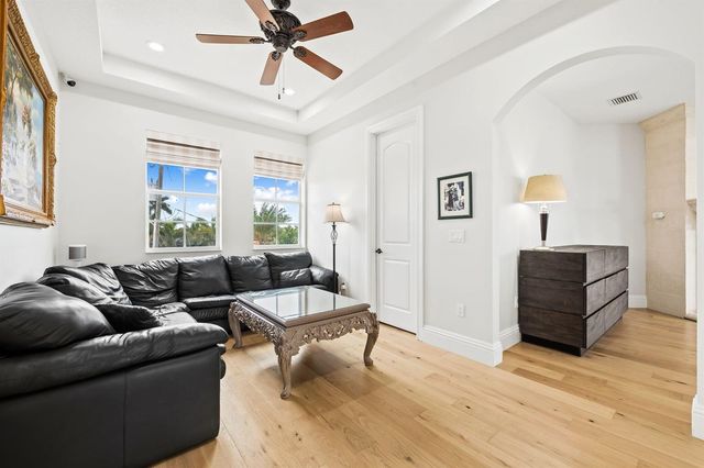 1261 NE 27th Way, Pompano Beach, FL 33062