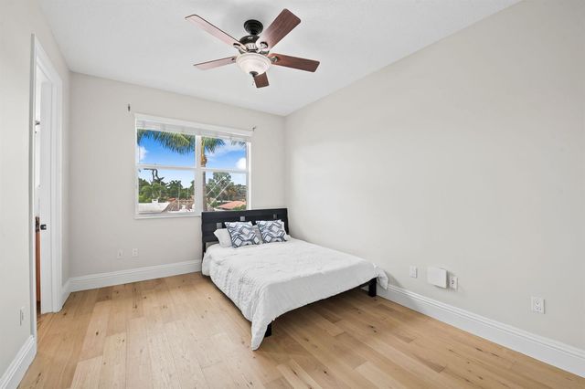 1261 NE 27th Way, Pompano Beach, FL 33062