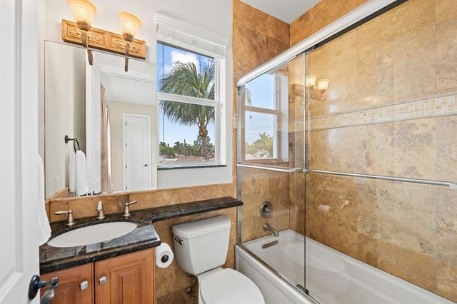 1261 NE 27th Way, Pompano Beach, FL 33062