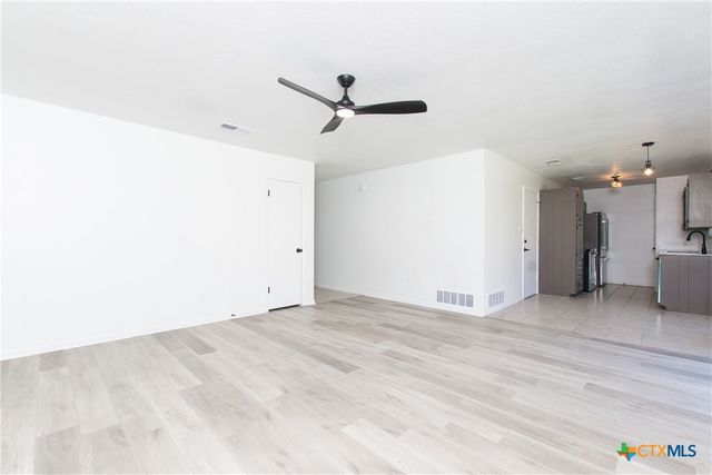 1609 Hughes Avenue, Copperas Cove, TX 76522