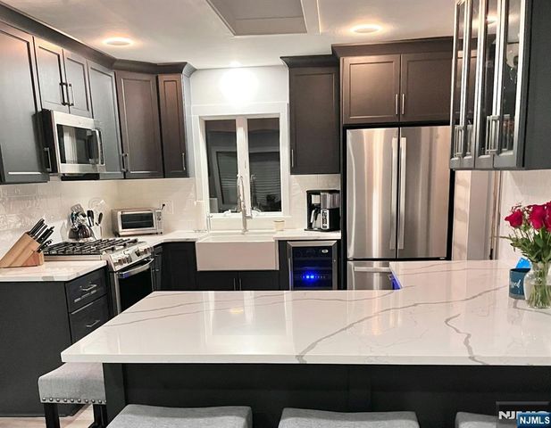 205 Rockland Avenue, River Vale, NJ 07675