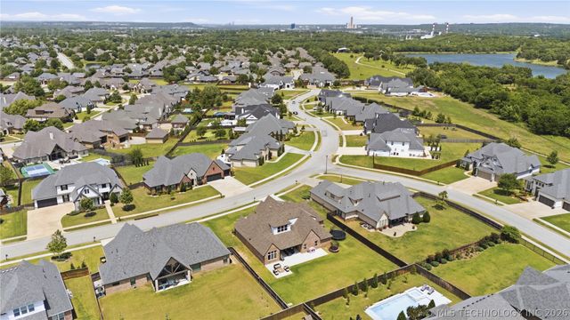 12743 S 4th Street, Jenks, OK 74037