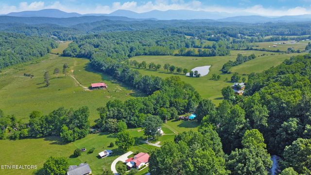 857 Poplar Creek Rd, Oliver Springs, TN 37840