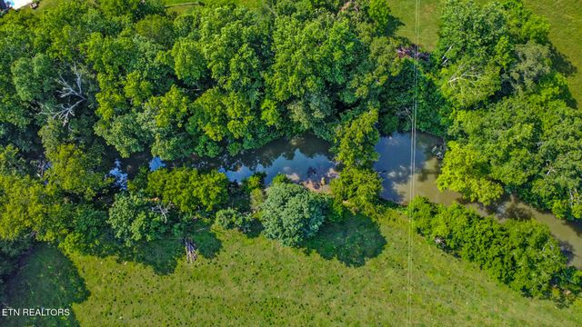 857 Poplar Creek Rd, Oliver Springs, TN 37840