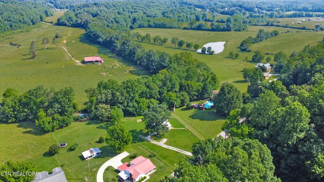 857 Poplar Creek Rd, Oliver Springs, TN 37840