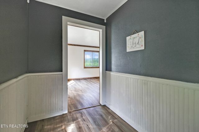 857 Poplar Creek Rd, Oliver Springs, TN 37840