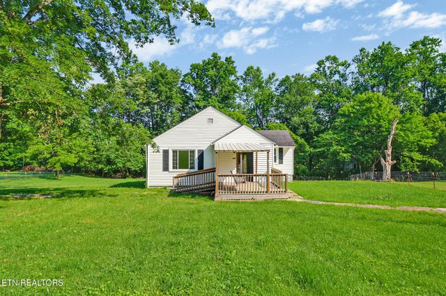 857 Poplar Creek Rd, Oliver Springs, TN 37840