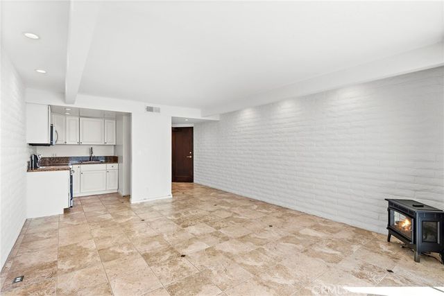 609 Sleepy Hollow Lane 12, Laguna Beach, CA 92651