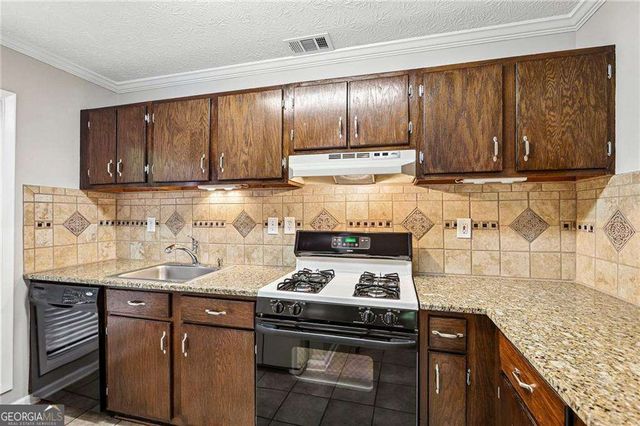 1202 Cumberland Court SE, Smyrna, GA 30080