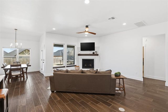 9341 SW 43rd Street, Oklahoma City, OK 73179