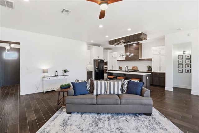 9341 SW 43rd Street, Oklahoma City, OK 73179