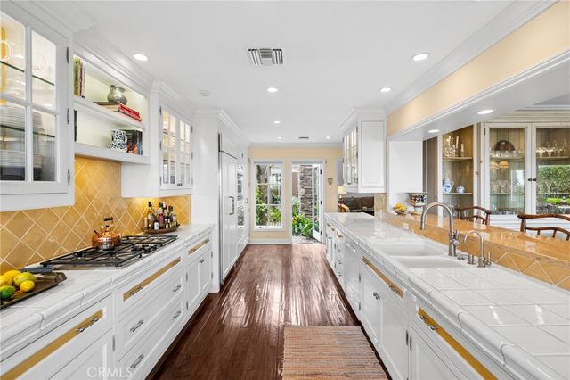 1921 Yacht Colinia, Newport Beach, CA 92660