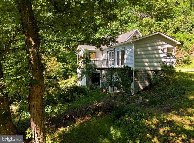2932 KERNS SCHOOL RD, Springfield, WV 26763