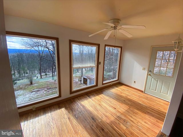 2932 KERNS SCHOOL RD, Springfield, WV 26763