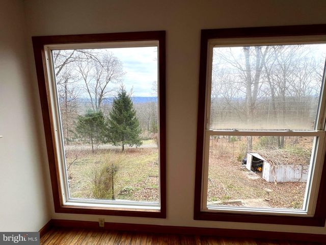 2932 KERNS SCHOOL RD, Springfield, WV 26763