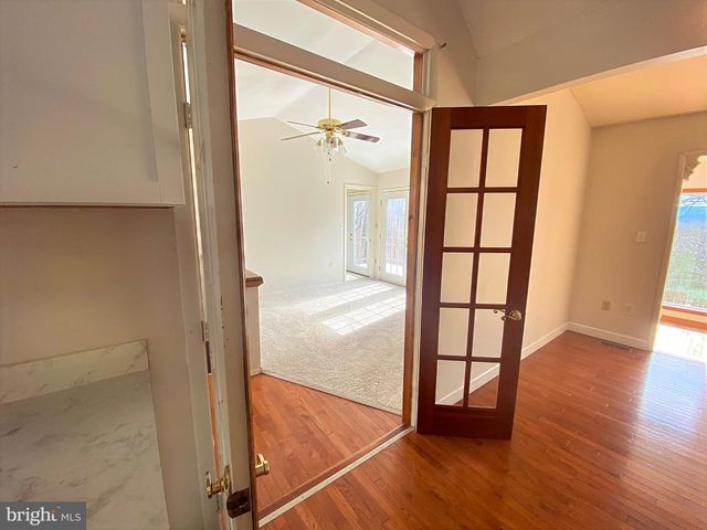 2932 KERNS SCHOOL RD, Springfield, WV 26763